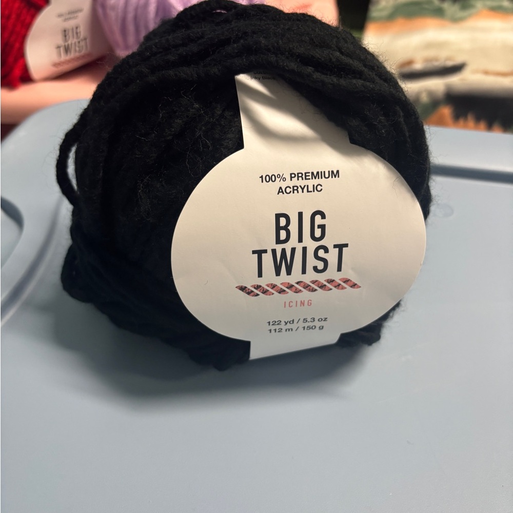 Big Twist Icing Yarn Black